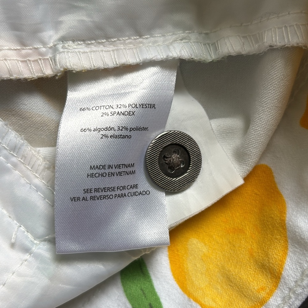 Isaac Mizrahi Tailored Lemon Print Shorts Size 12 - Picture 6 of 6